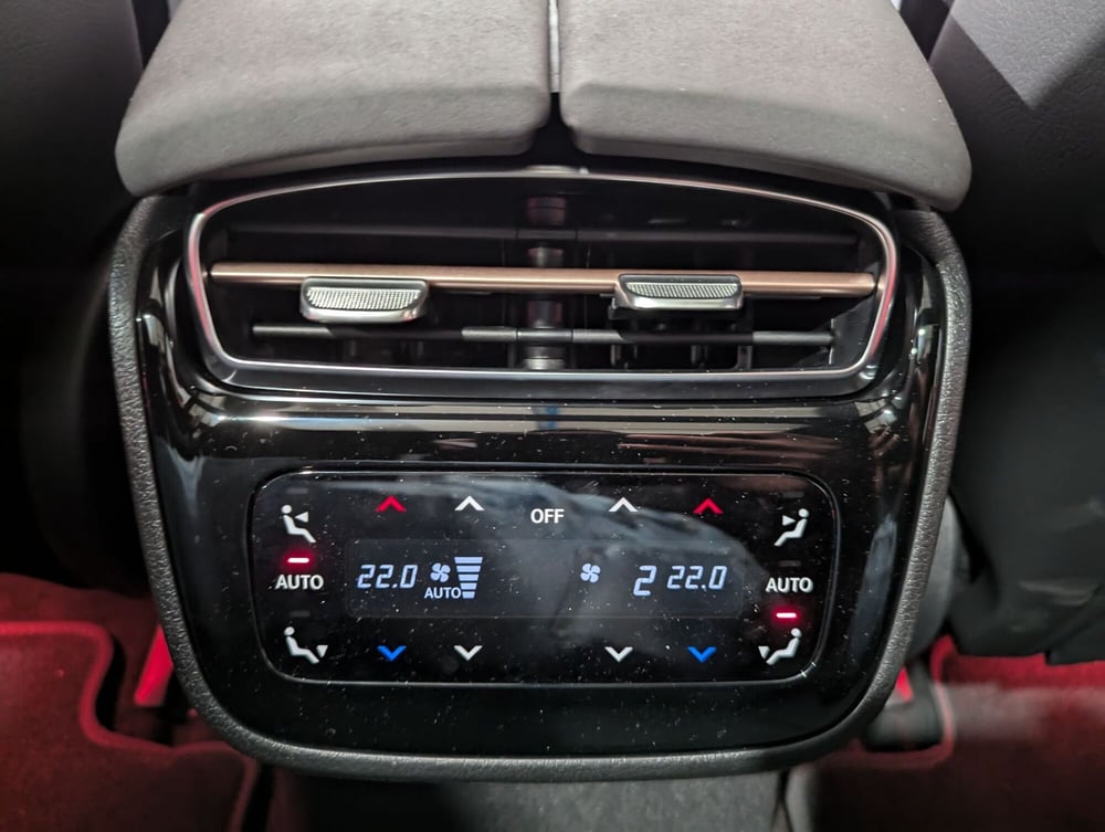 Mercedes-Benz EQS SUV usata a Bolzano (19)
