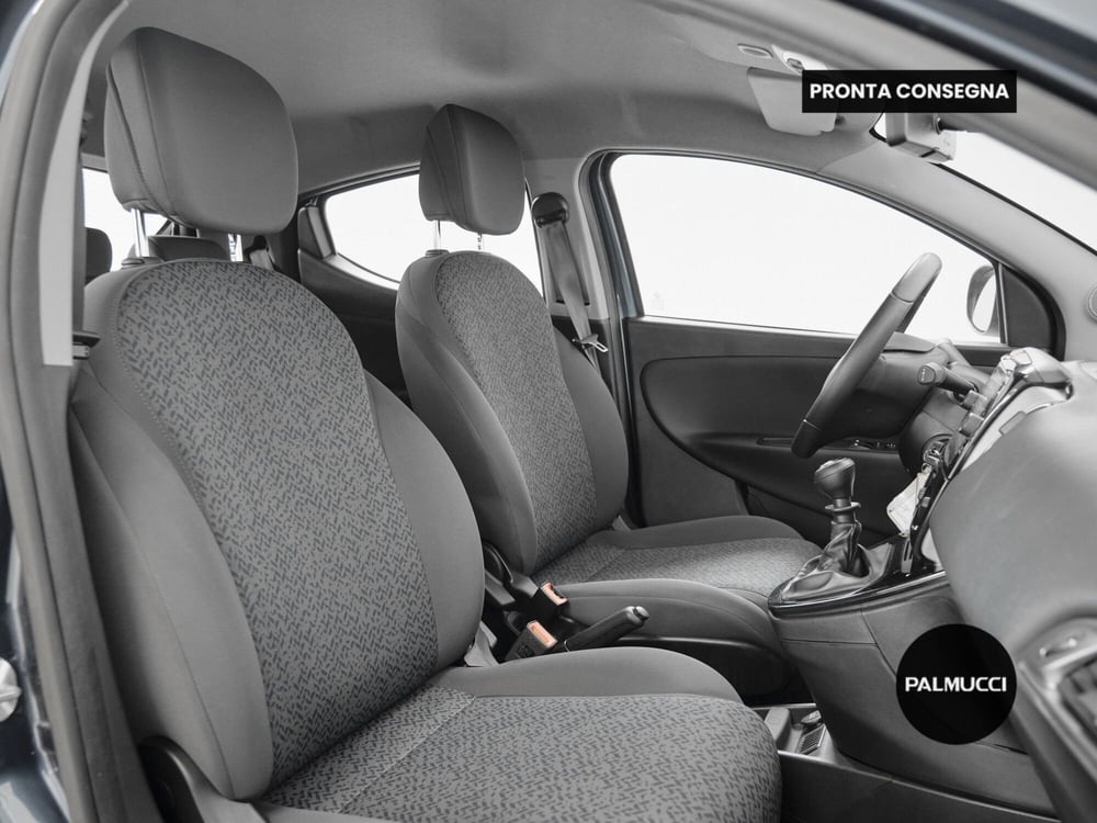 Lancia Ypsilon usata a Prato (19)