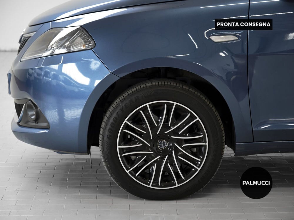 Lancia Ypsilon usata a Prato (6)