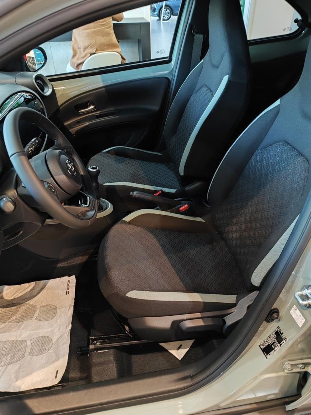 Toyota Aygo X nuova a Perugia (11)