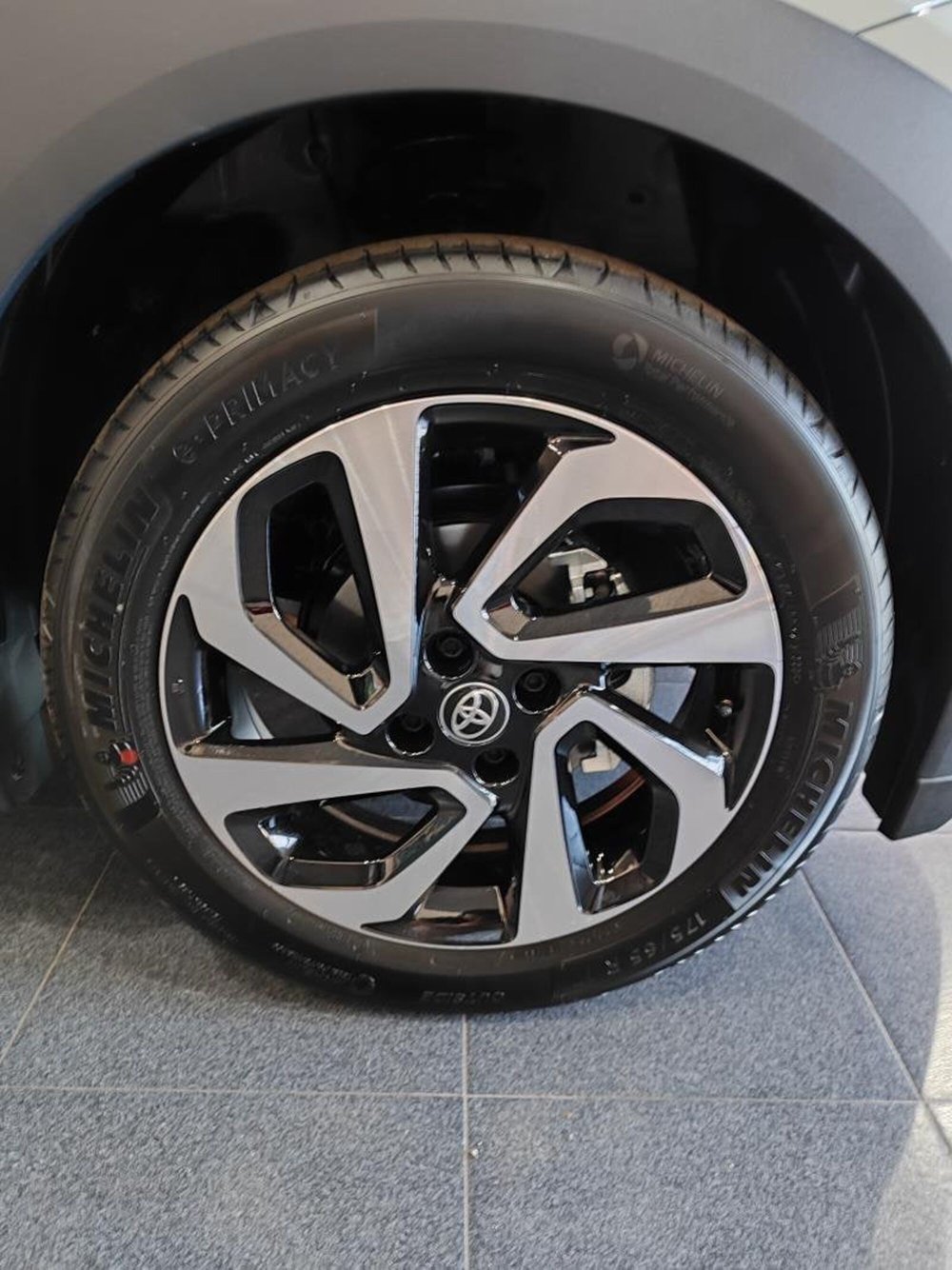 Toyota Aygo X nuova a Perugia (14)