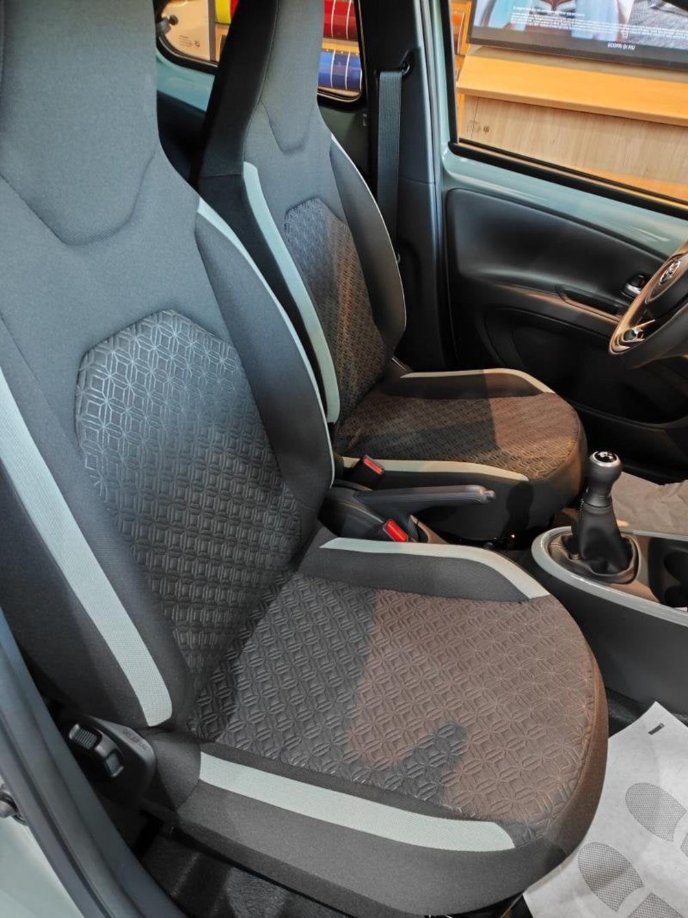 Toyota Aygo X nuova a Perugia (6)