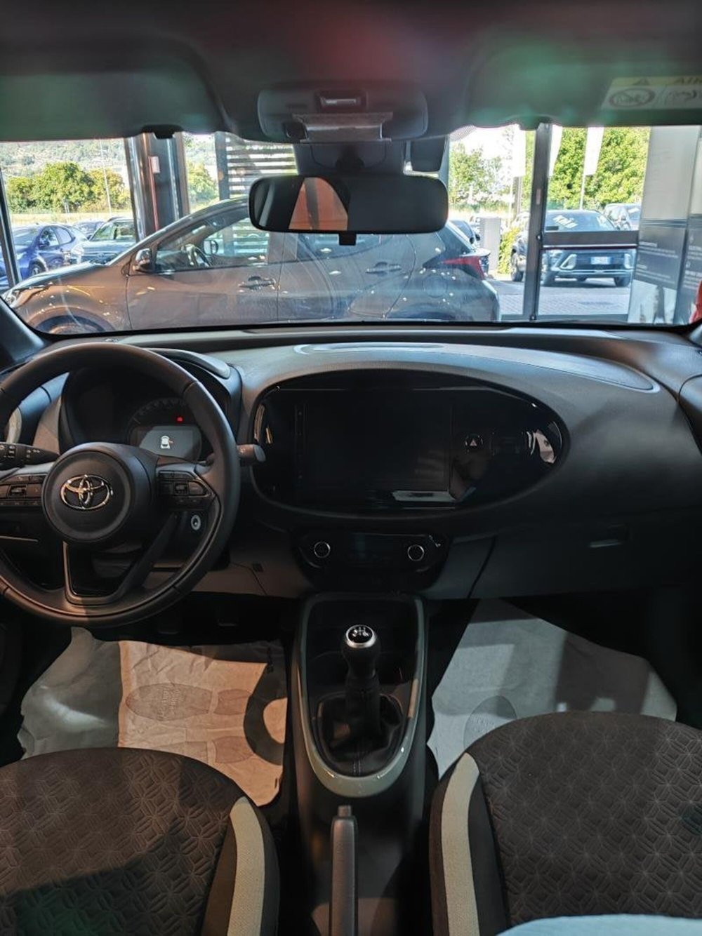 Toyota Aygo X nuova a Perugia (8)