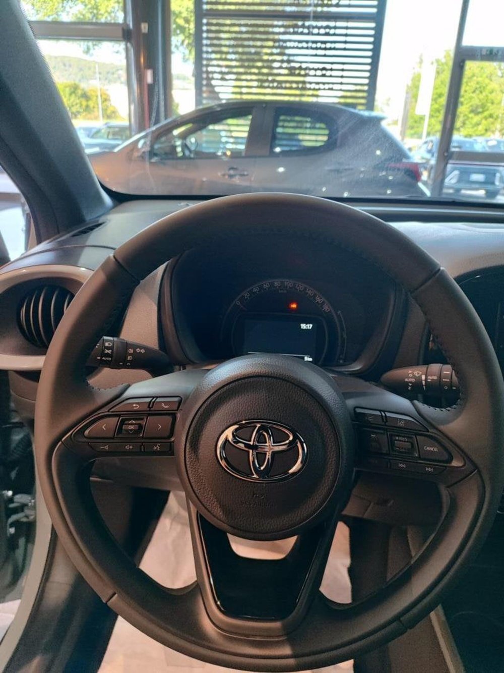 Toyota Aygo X nuova a Perugia (9)