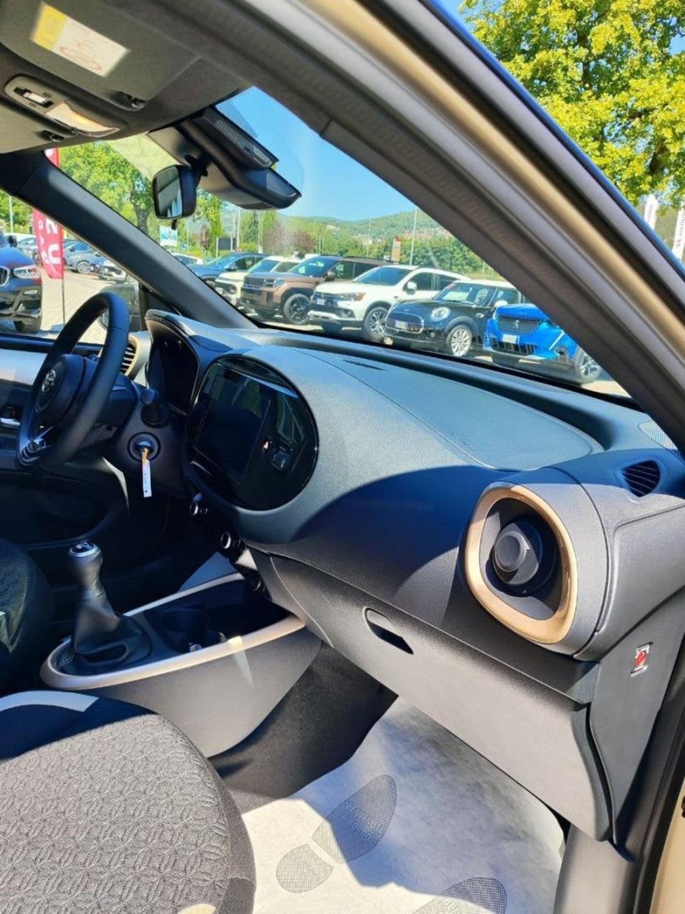 Toyota Aygo X nuova a Perugia (5)