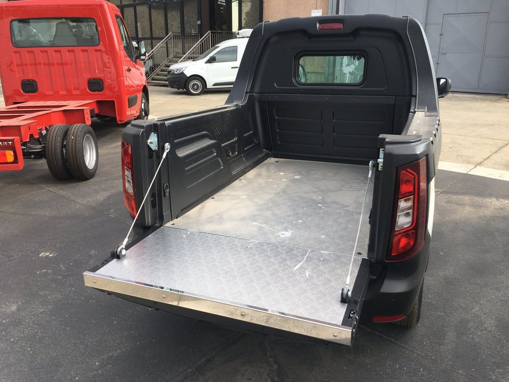 Renault Express nuova a Torino (3)