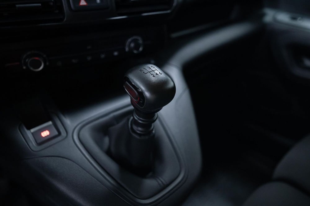 Peugeot Partner Furgone usata a Torino (7)