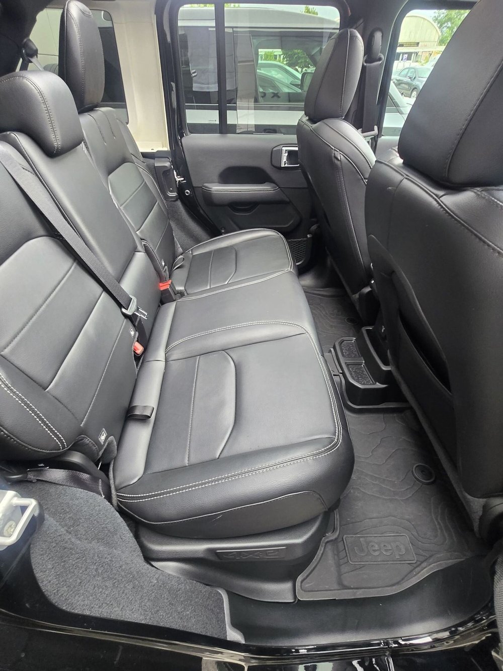 Jeep Wrangler Unlimited usata a Frosinone (13)
