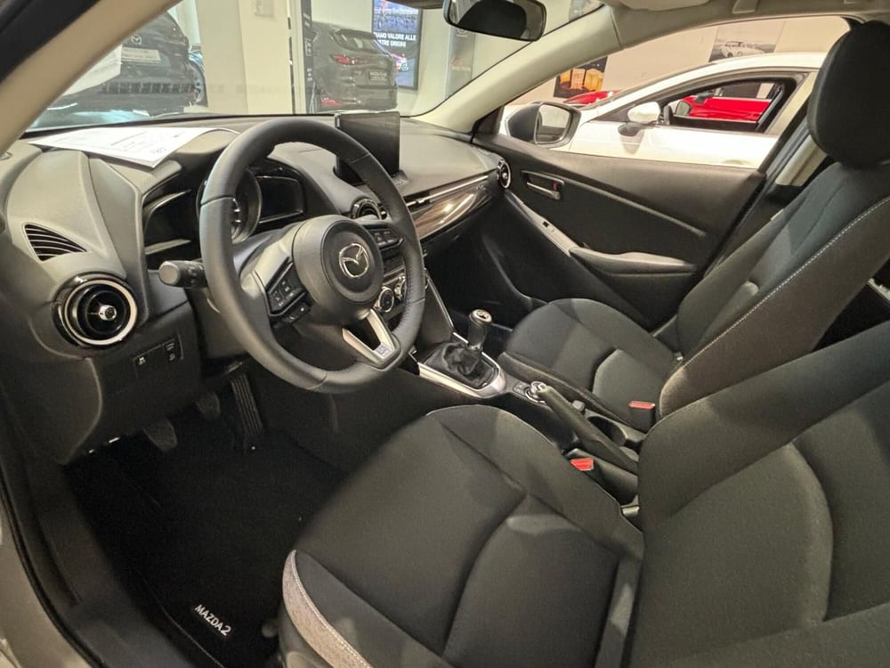 Mazda Mazda2 nuova a Frosinone (11)