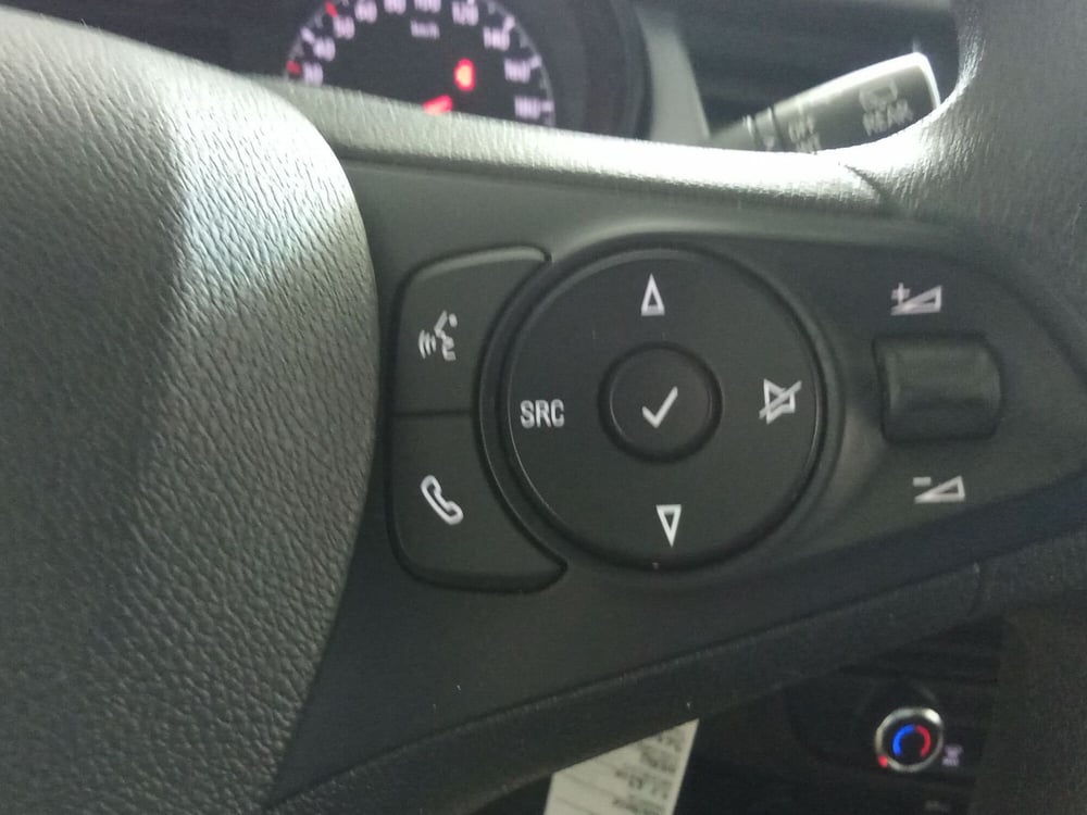 Opel Crossland X usata a Rimini (11)