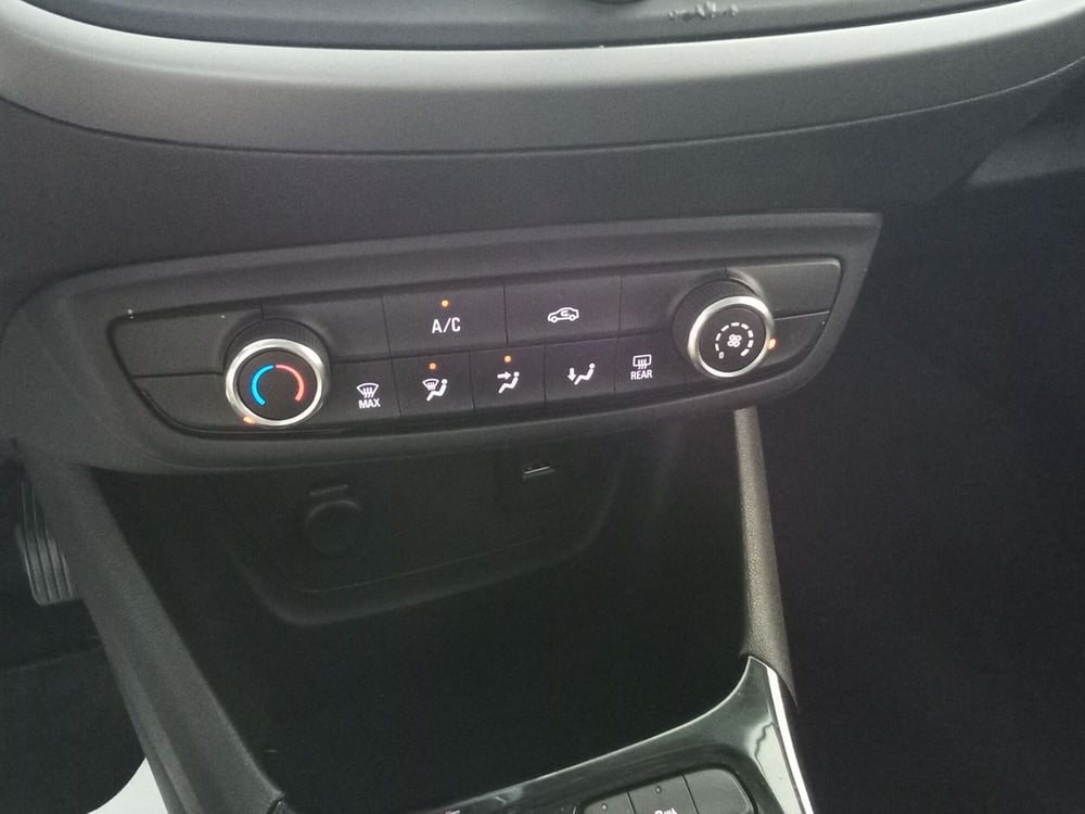 Opel Crossland X usata a Rimini (16)