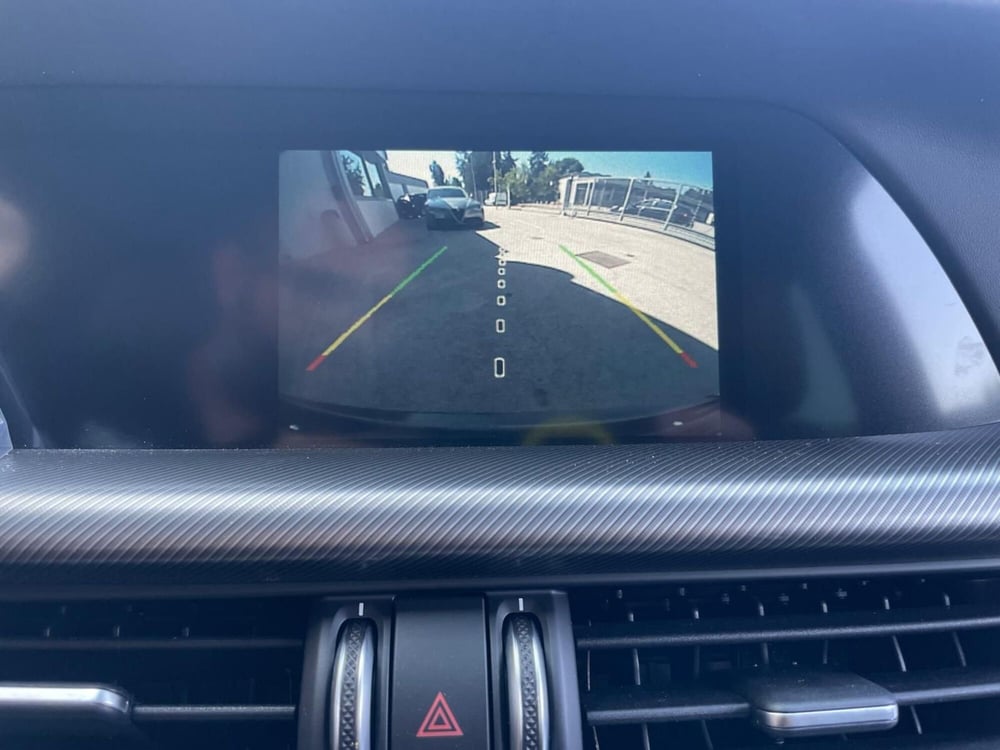 Alfa Romeo Stelvio nuova a Ancona (14)