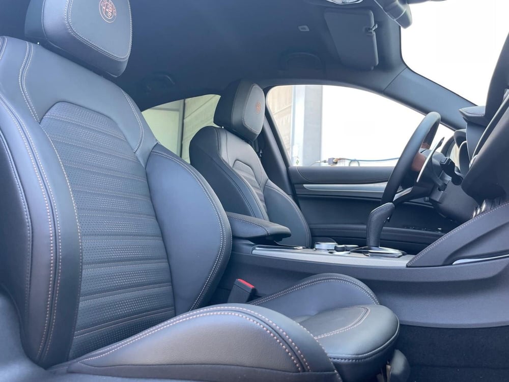 Alfa Romeo Stelvio nuova a Ancona (18)