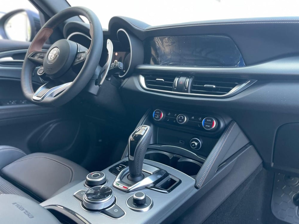 Alfa Romeo Stelvio nuova a Ancona (19)
