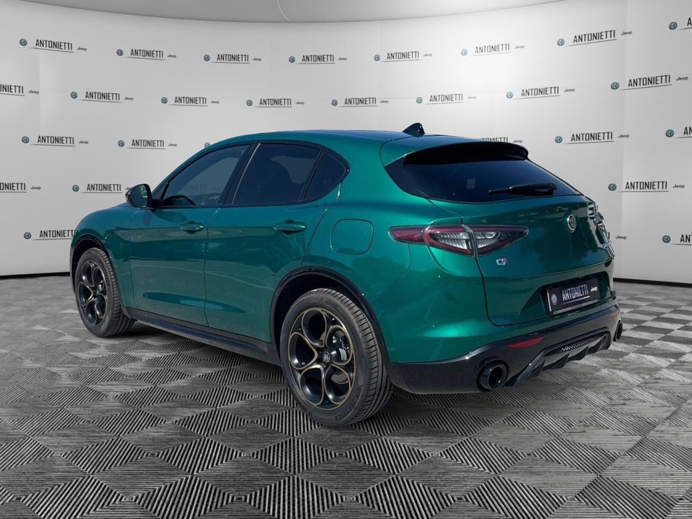Alfa Romeo Stelvio nuova a Ancona (7)