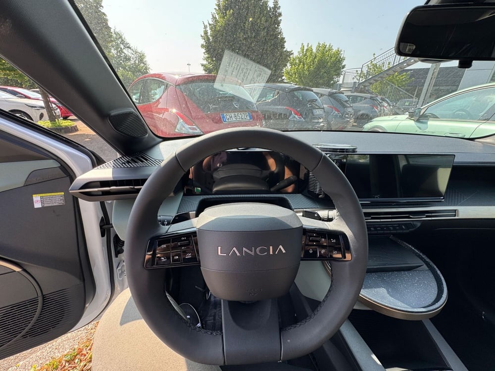 Lancia Ypsilon nuova a Frosinone (10)
