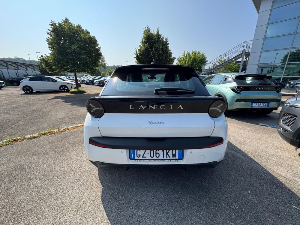 Lancia Ypsilon nuova a Frosinone (6)