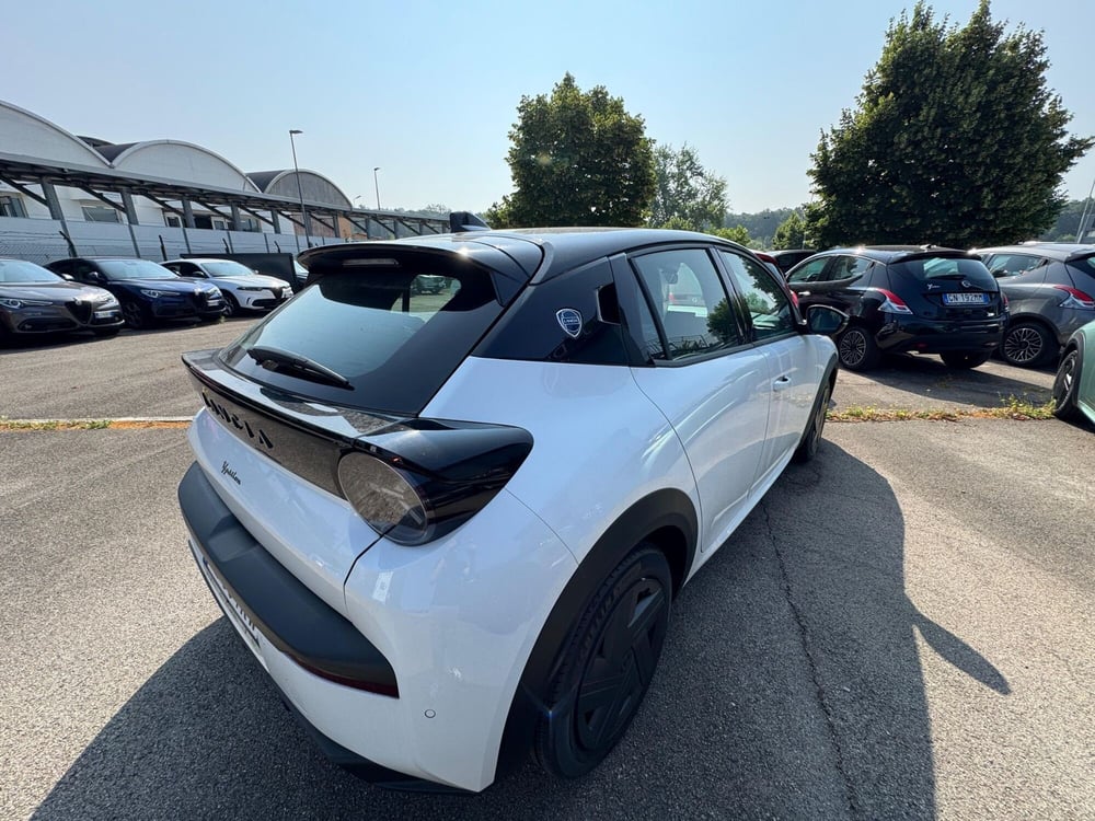 Lancia Ypsilon nuova a Frosinone (8)