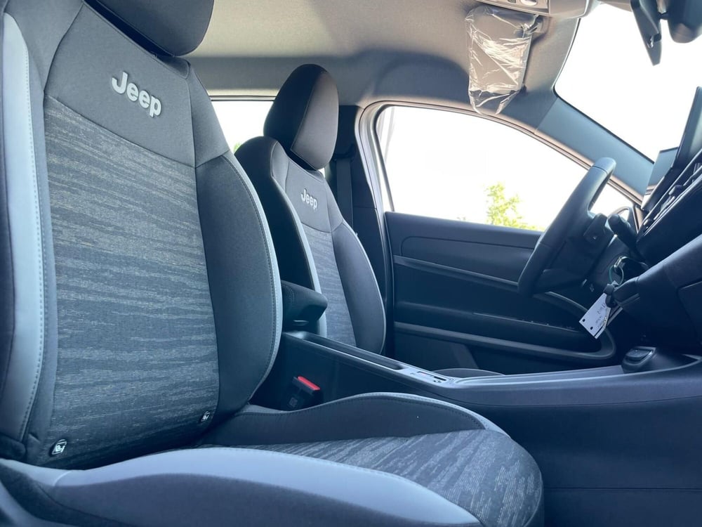 Jeep Avenger nuova a Ancona (18)