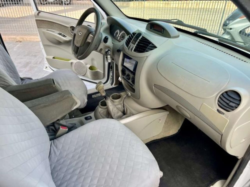 Mahindra Genio usata a Savona (11)