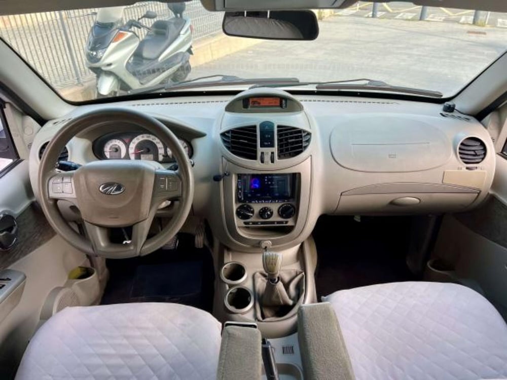 Mahindra Genio usata a Savona (15)