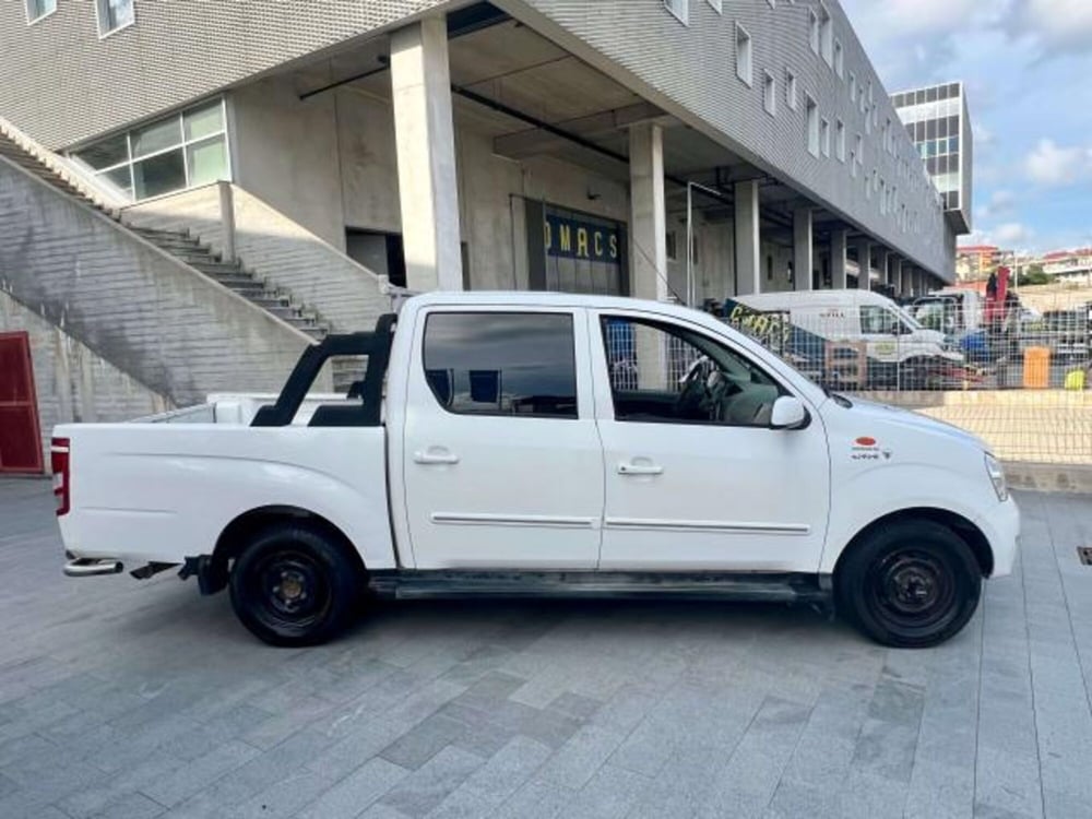 Mahindra Genio usata a Savona (7)
