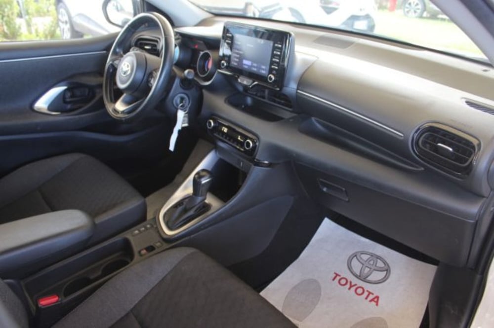 Toyota Yaris Cross usata a Roma (6)
