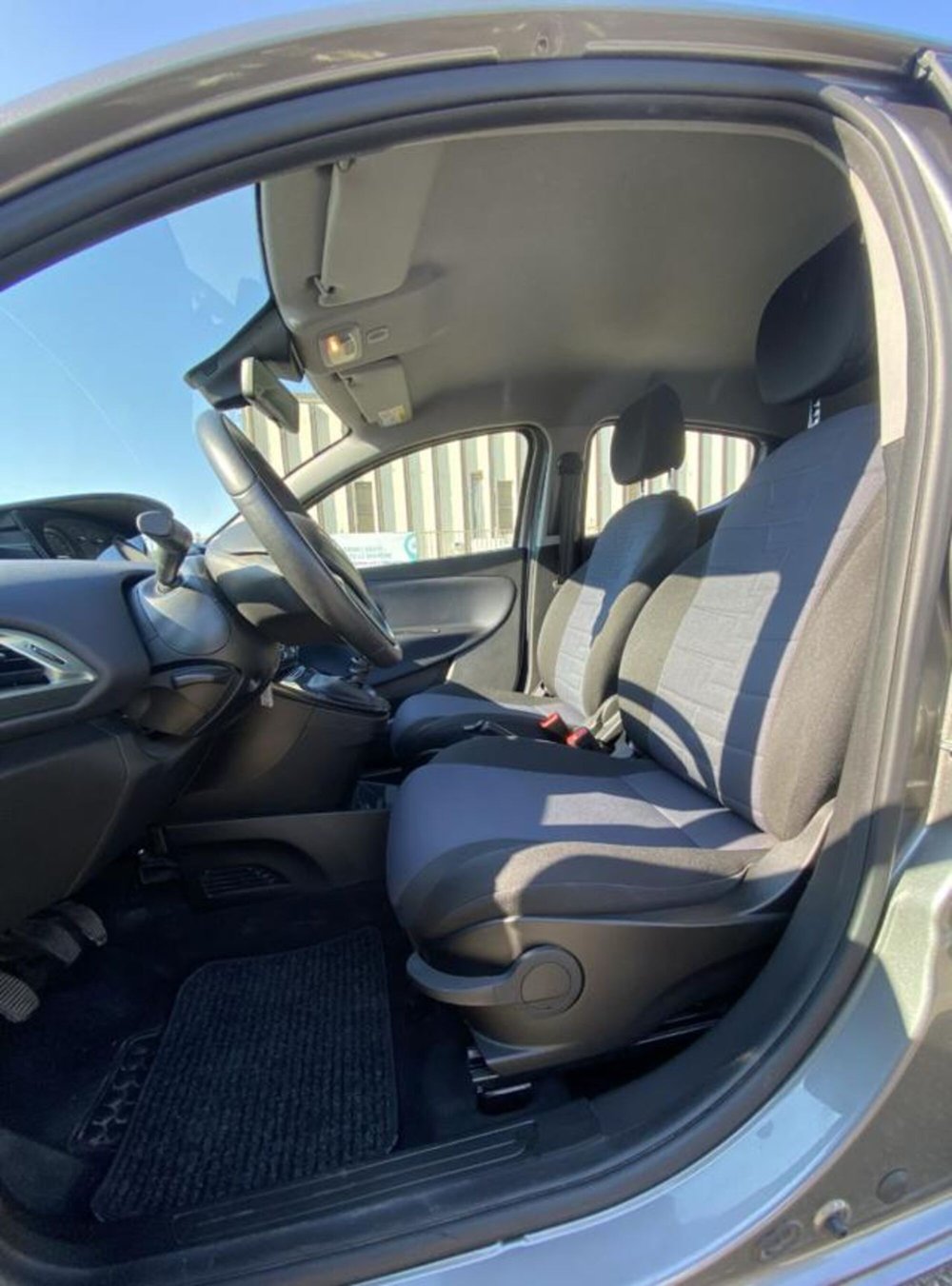Lancia Ypsilon usata a Firenze (11)