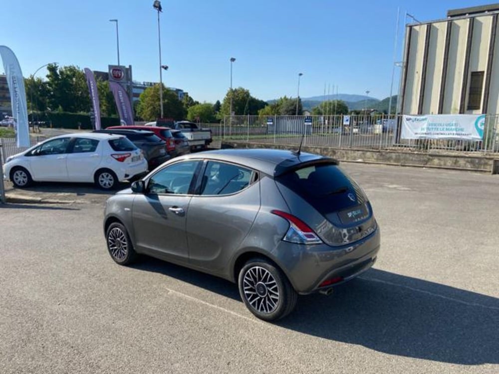 Lancia Ypsilon usata a Firenze (7)