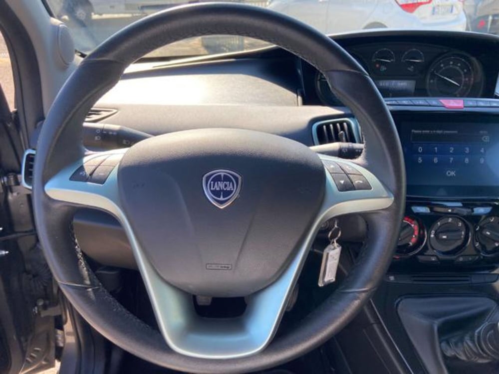 Lancia Ypsilon usata a Firenze (9)