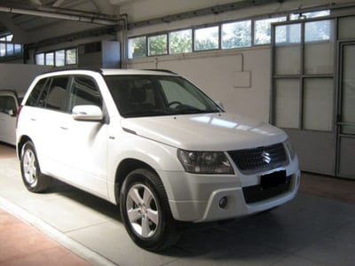 Suzuki Grand Vitara 1.9 DDiS 5 porte Crossover del 2010 usata a Ascoli Piceno