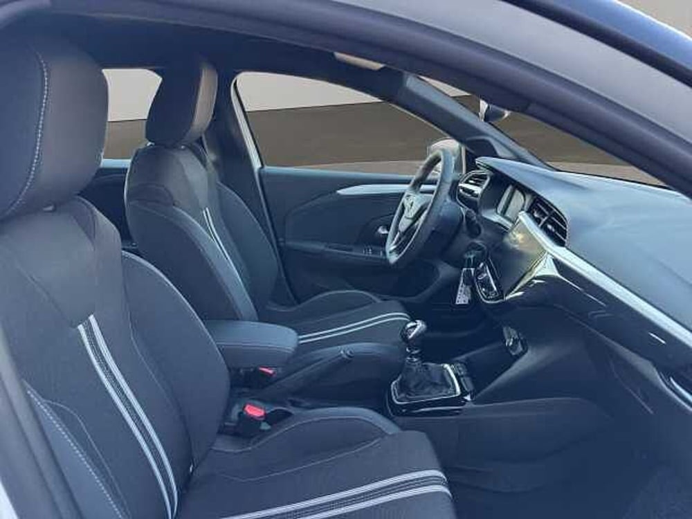 Opel Corsa nuova a Vibo Valentia (14)