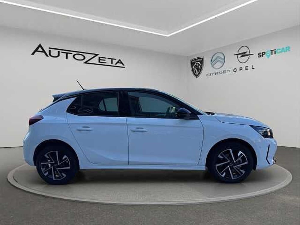 Opel Corsa nuova a Vibo Valentia (4)