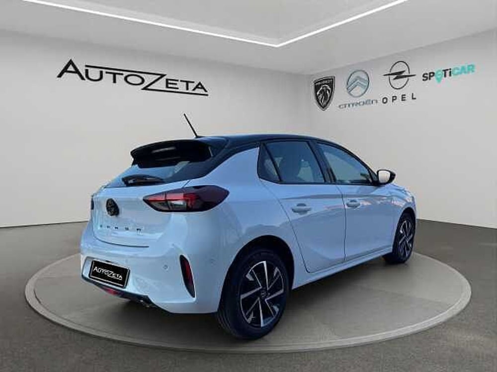 Opel Corsa nuova a Vibo Valentia (5)