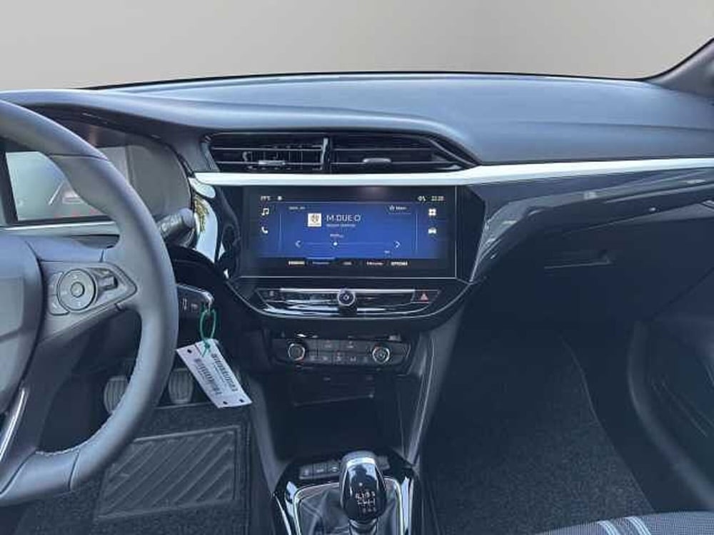 Opel Corsa nuova a Vibo Valentia (9)