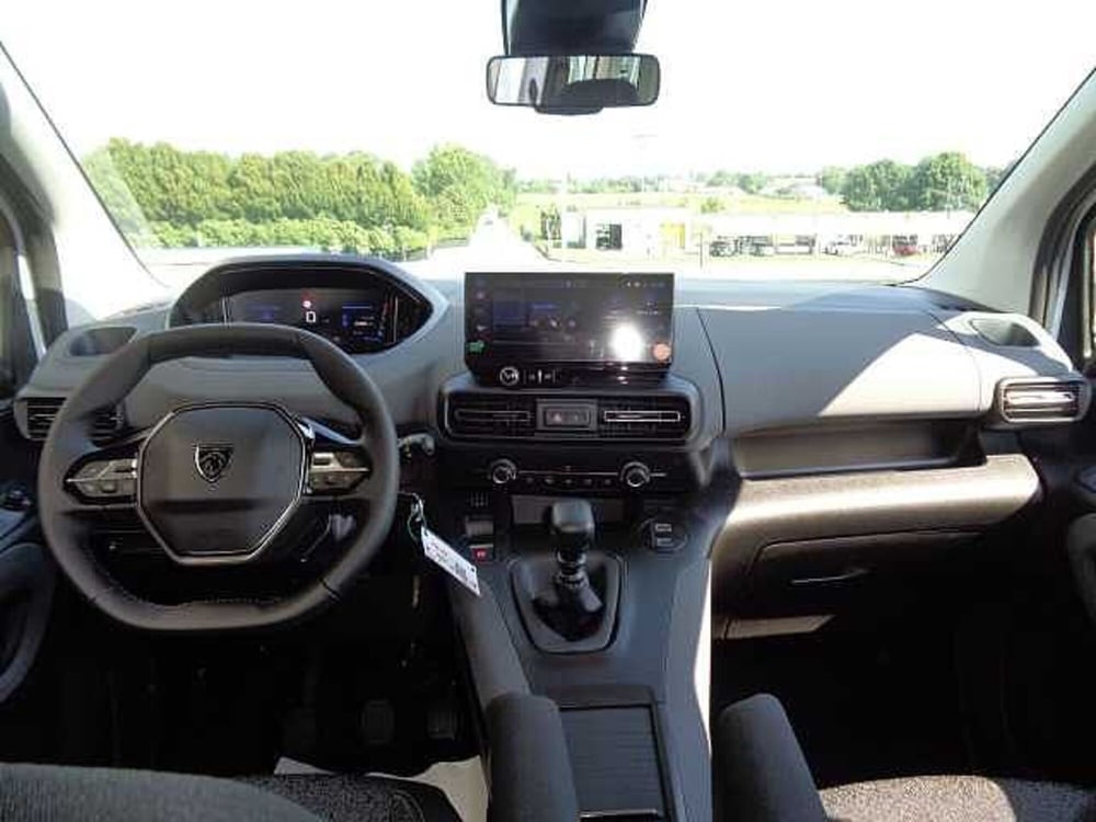 Peugeot Rifter nuova a Treviso (11)