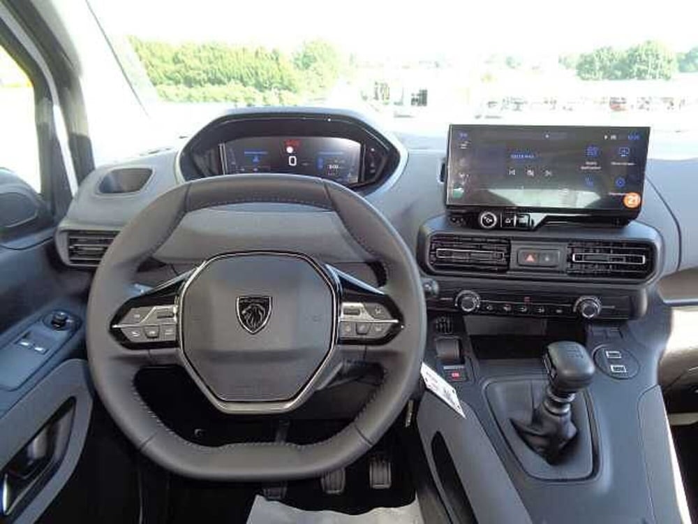 Peugeot Rifter nuova a Treviso (12)