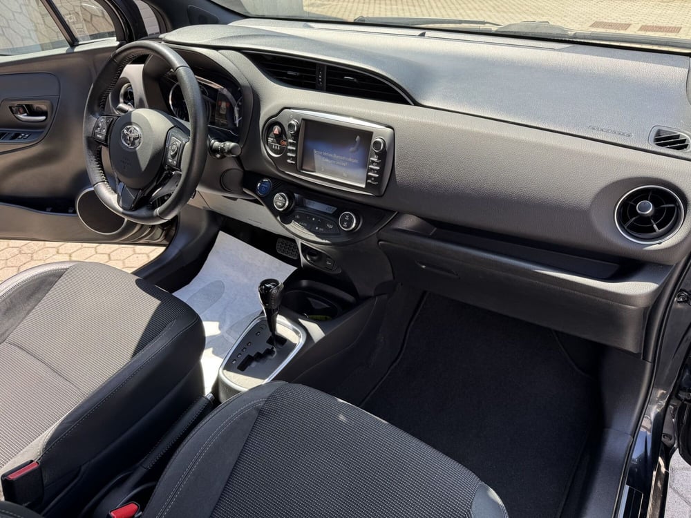 Toyota Yaris usata a Como (6)