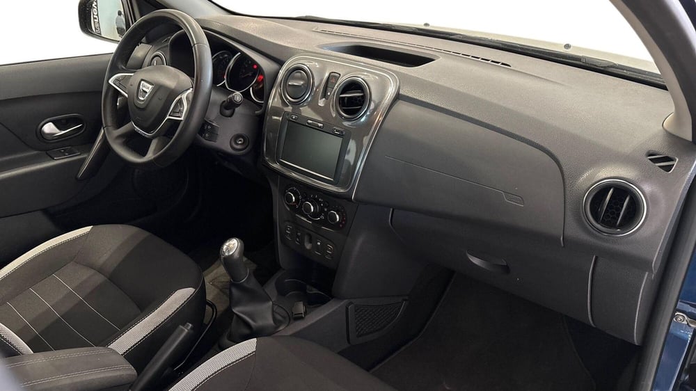 Dacia Sandero usata a Viterbo (10)