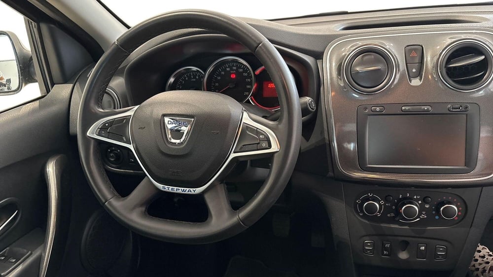 Dacia Sandero usata a Viterbo (5)