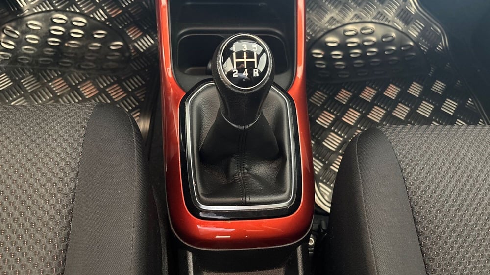 Suzuki Ignis usata a Viterbo (13)