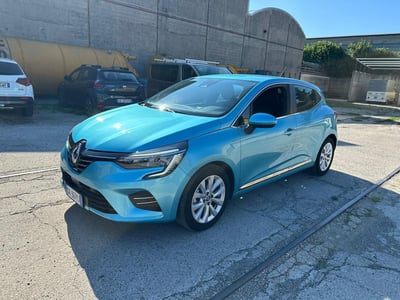 Renault Clio Full Hybrid E-Tech 140 CV 5 porte Intens del 2022 usata a Lissone