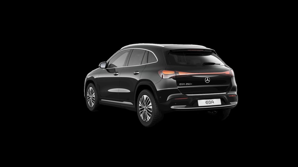 Mercedes-Benz EQA nuova a Milano (3)