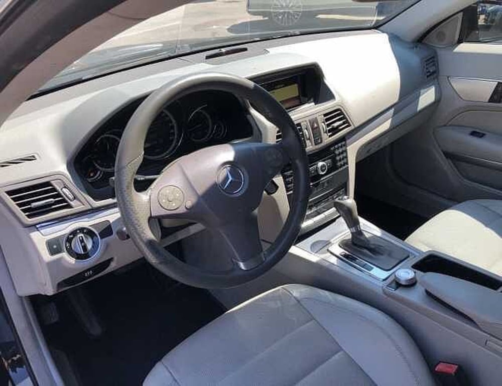 Mercedes-Benz Classe E Coupé usata a Lucca (8)