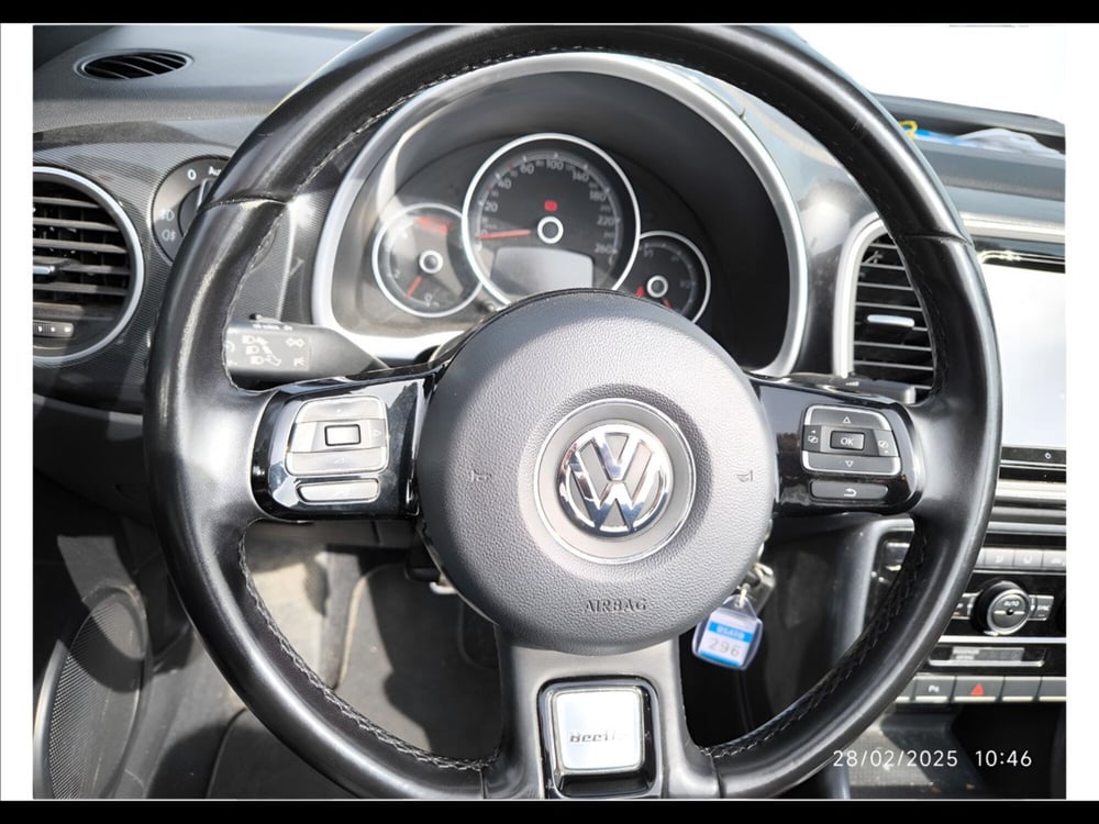 Volkswagen Maggiolino Cabrio usata a Siena (10)