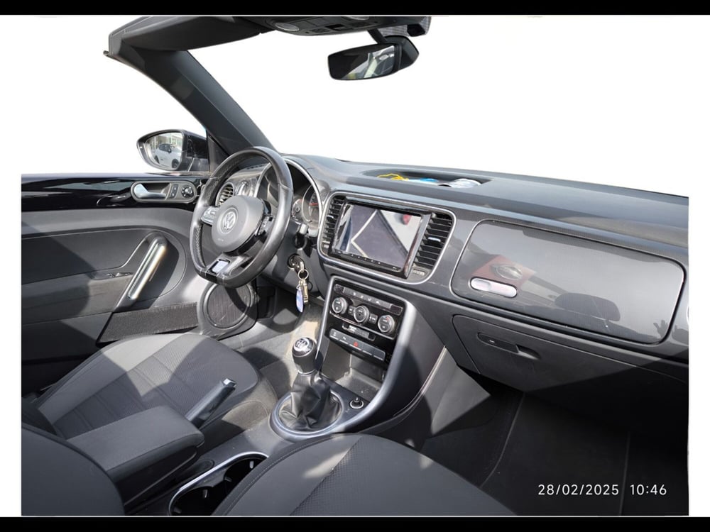 Volkswagen Maggiolino Cabrio usata a Siena (11)