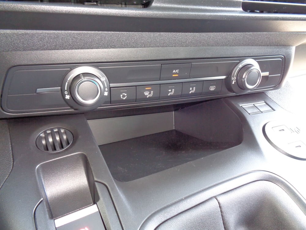 Peugeot Rifter nuova a Treviso (14)