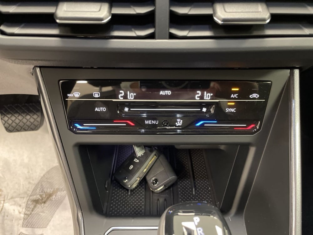 Volkswagen Polo nuova a Varese (19)