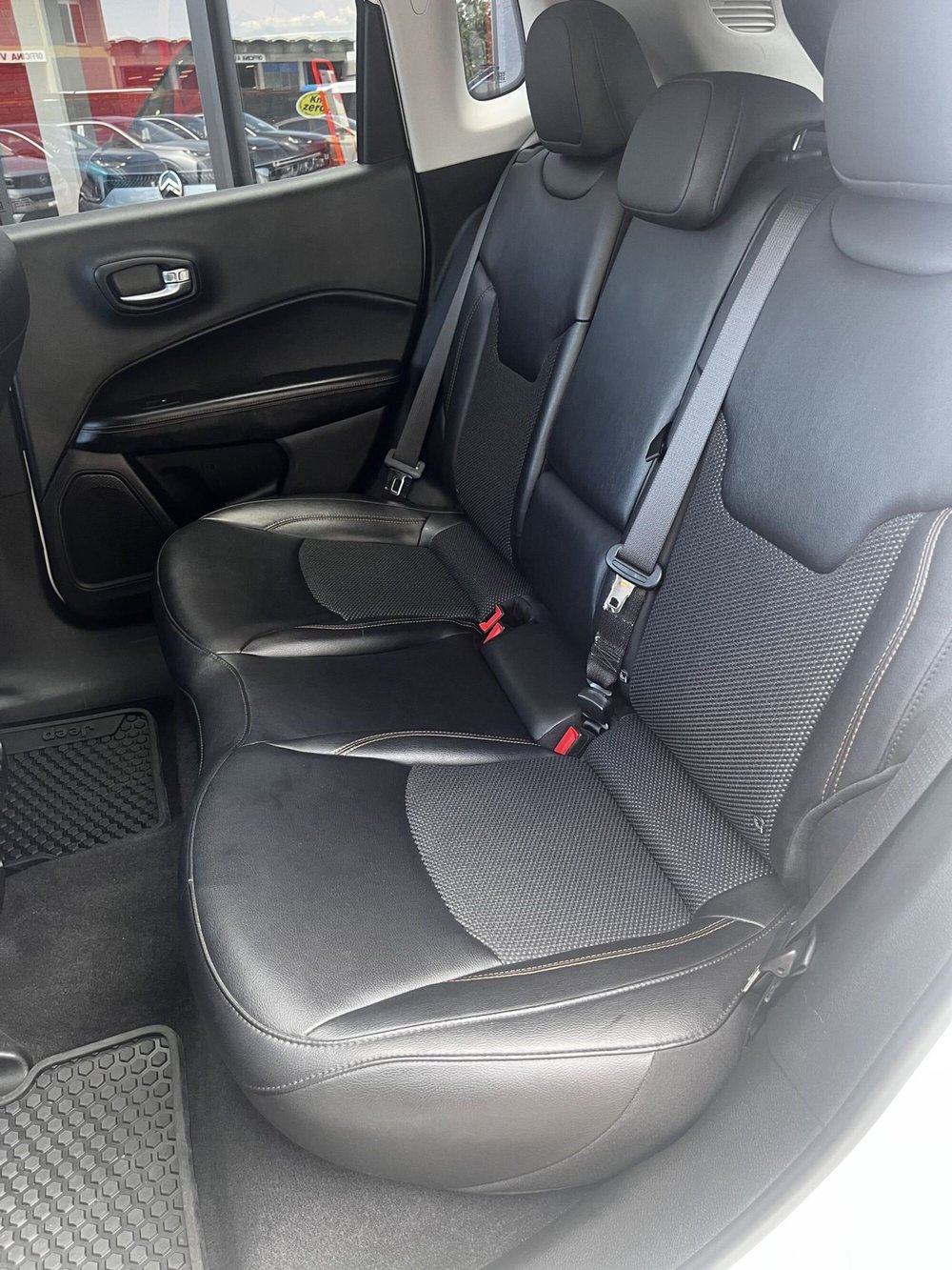 Jeep Compass usata a Lucca (8)
