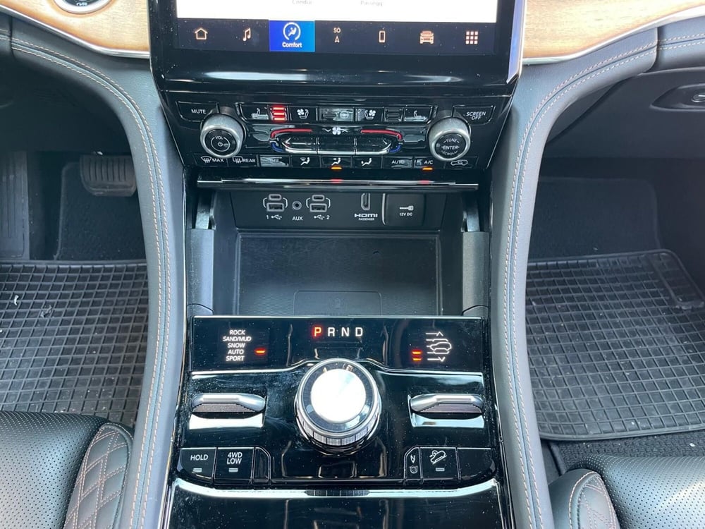 Jeep Grand Cherokee usata a Ancona (16)